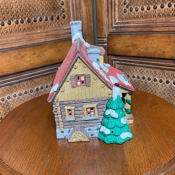Dept 56 Pinewood Log Cabin. - Picture 2 of 6
